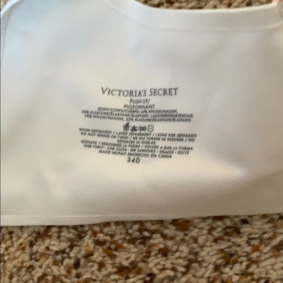 Victoria’s Secret push up bra - Picture 3 of 3
